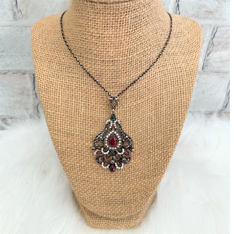 stylish choker necklace for women -Red and Green Antique Pendant Necklace